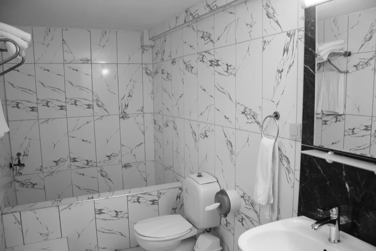 Şamdan Otel banyo