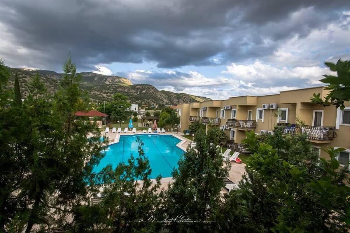 Şamdan Otel gündüz görünümü